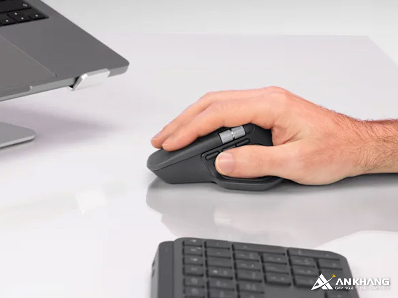 Chuột Logitech MX Master 4 phiên bản màu đen – thiết bị hướng tới người dùng làm việc cường độ cao.