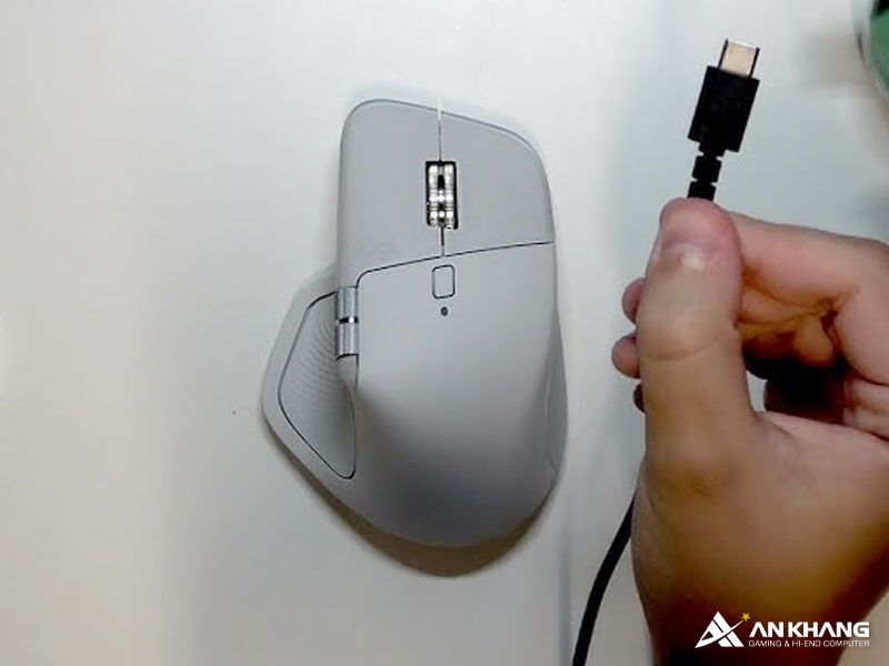Thời lượng pin của Logitech MX Master 4 lâu lên tới 70 ngày, rất ít khi phải sạc