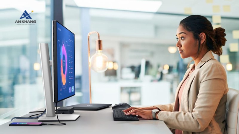 Dell UltraSharp U2724D bảo vệ mắt toàn diện