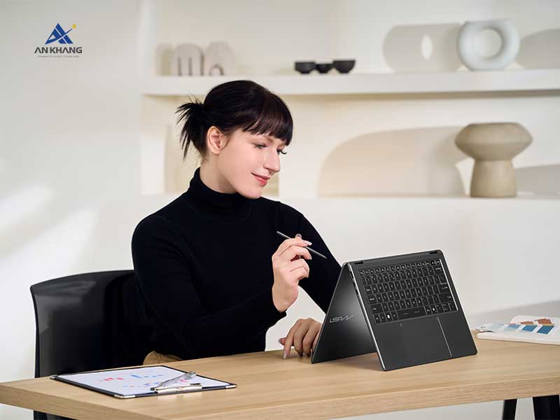 Laptop MSI Prestige 14 Flip AI+ D3MTG-021VN với thiết kế kim loại tinh xảo, xoay gập 360 độ linh hoạt