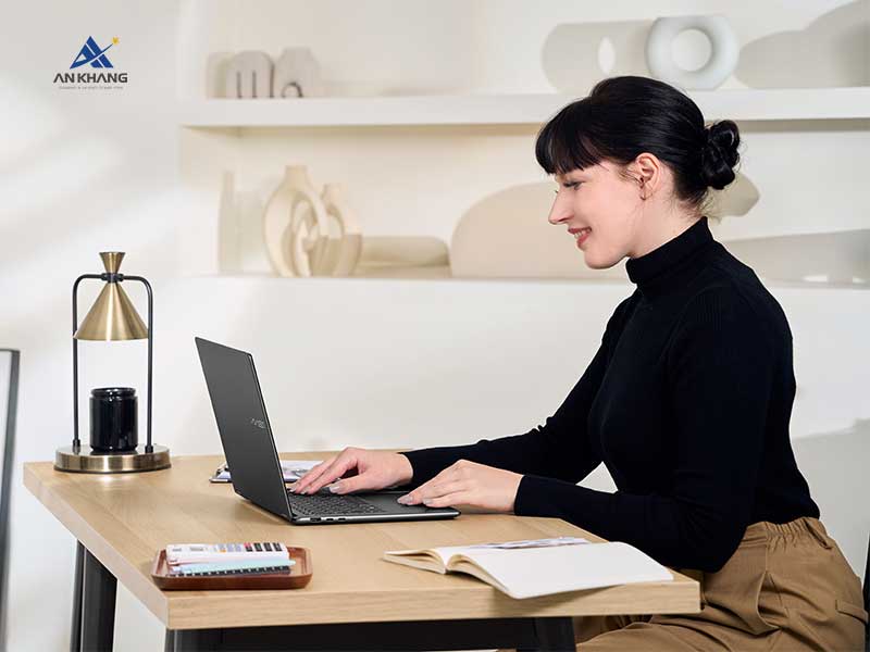 Laptop MSI Prestige 14 Flip AI+ D3MTG-021VN trang bị hiệu năng mạnh mẽ tích hợp AI thông minh từ chip Intel Core Ultra 300 Series