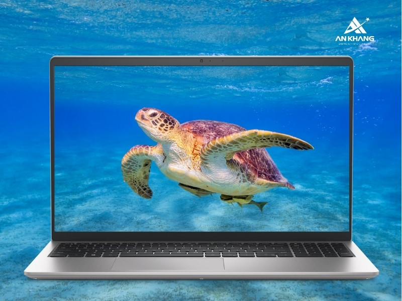 Dell 15 DC15250 DC5I5357W1 Silver sở hữu màn hình FHD 120Hz rõ nét, mượt mà