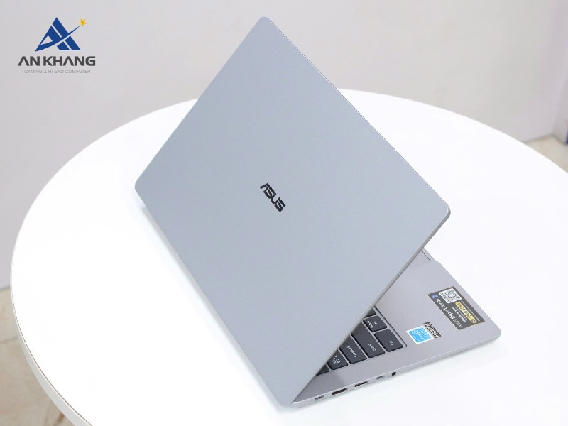 Thiết kế thanh lịch, hiện đại của ASUS ExpertBook P1 P1403CVAY-308D4256-50W