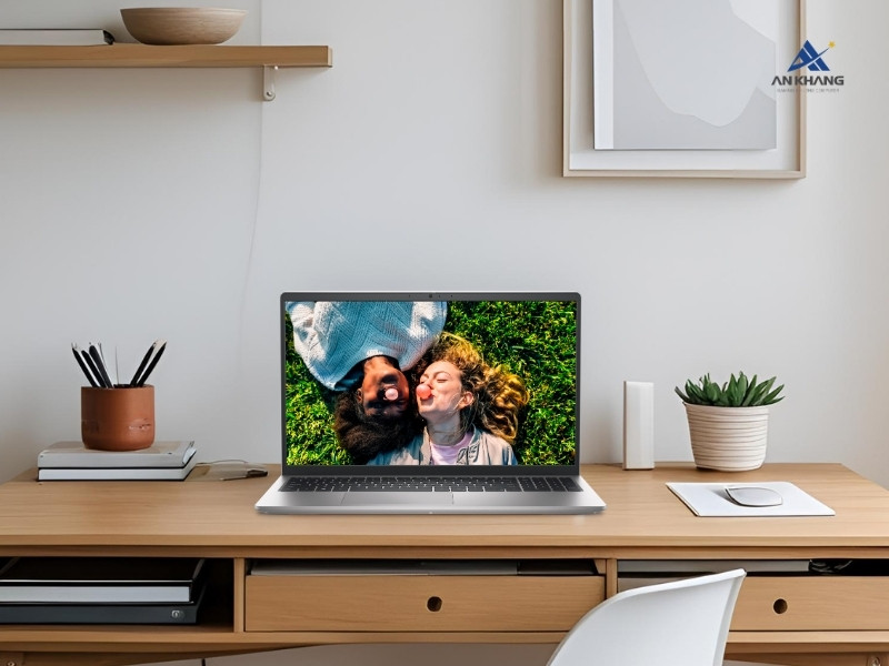 Laptop Dell Inspiron 15 3520 N5I5352W1 là laptop học tập - văn phòng giá tốt