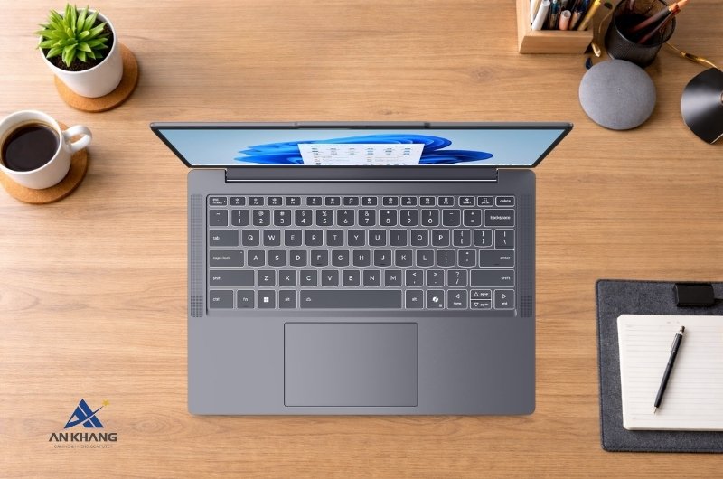 Laptop Lenovo IdeaPad Slim 3 14ARP10 83K600E6VN trang bị thiết kế gọn nhẹ, dễ d&agrave;ng mang theo h&agrave;ng ng&agrave;y
