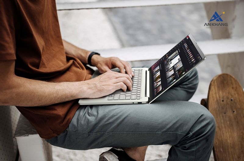 Acer Swift Air 14 sạc nhanh 50% pin chỉ trong 30 phút