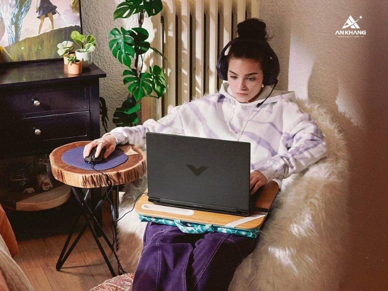 Laptop HP Victus 15-fb3115AX BX9C9PA thiết kế tối giản, ph&ugrave; hợp mọi kh&ocirc;ng gian sử dụng