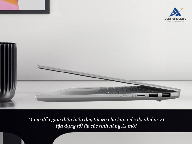 Nhờ hệ điều h&agrave;nh Windows 11 t&iacute;ch hợp sẵn, Lenovo IdeaPad Slim 5 14AKP10 83HX00ABVN mang đến giao diện hiện đại, gi&uacute;p người d&ugrave;ng xử l&yacute; đa nhiệm mượt m&agrave; v&agrave; khai th&aacute;c trọn vẹn c&aacute;c t&iacute;nh năng AI ti&ecirc;n tiến