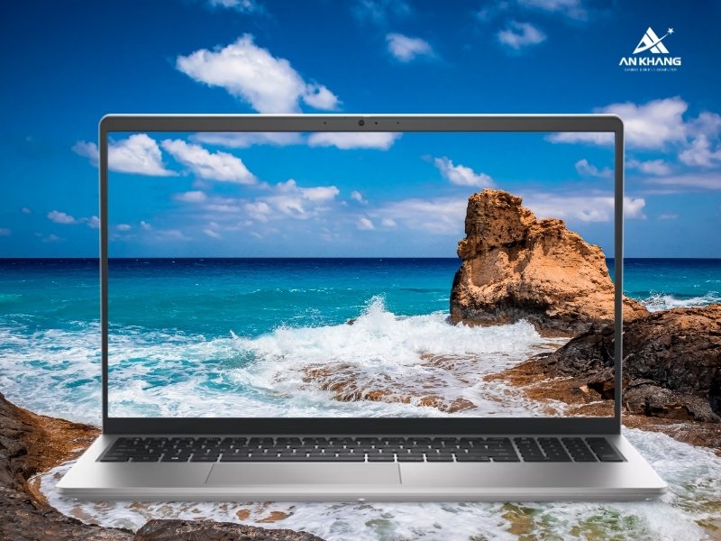 Laptop Dell 15 DC15250 (DC15250-i5U165W11SLU-5) trang bị màn hình 120Hz cho hiển thị mượt mà hơn