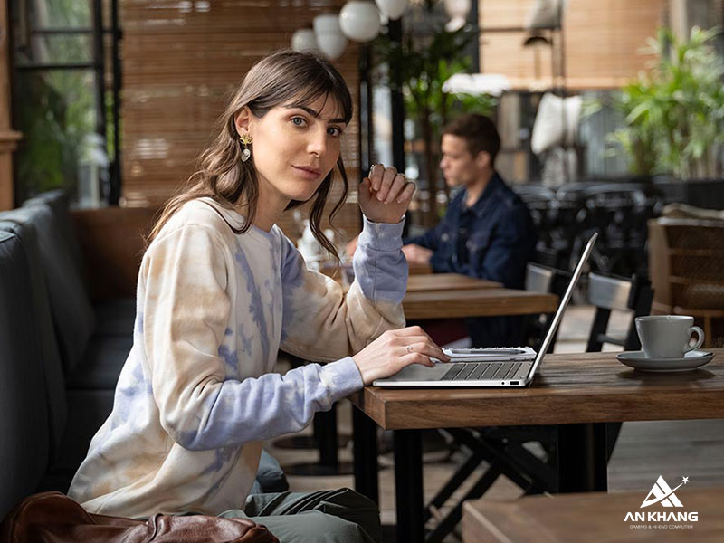 Ai n&ecirc;n mua Laptop HP OmniBook 5 Flip 14-fp0057TU BZ7Q6PA?