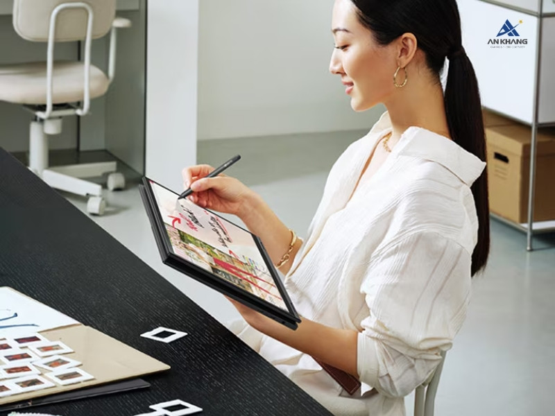 Laptop LG Gram 2024 14T90S-G.AH55A5 2-in-1 với màn hình cảm ứng
