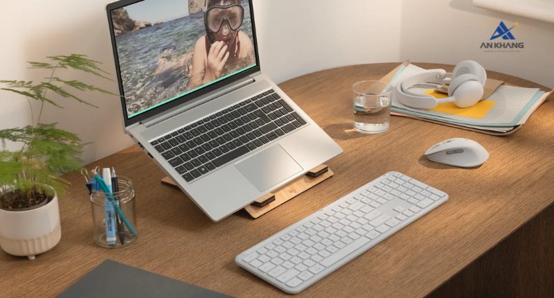 Chuột không dây Logitech Signature Comfort M840L White 4000DPI ghép nối tối đa 5 thiết bị
