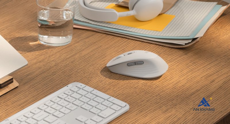 Chuột không dây Logitech Signature Comfort M840L White 4000DPI với thời lượng pin bền bỉ lên đến 24 tháng