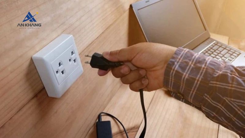 Cách sửa lỗi sạc không vào pin do kết nối nguồn điện