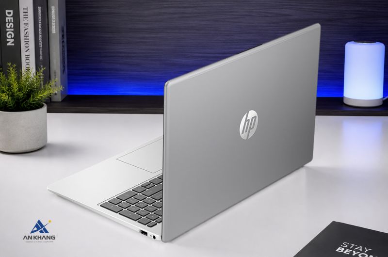 Laptop HP 250R G10 C3RV3AT sở hữu thiết kế mỏng nhẹ chỉ 1.59 kg