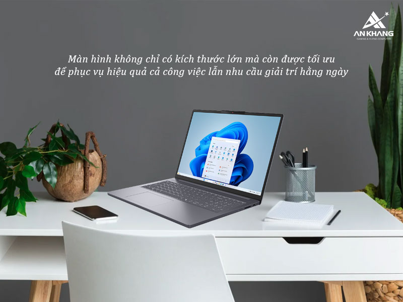Lenovo IdeaPad Slim 3 16IRH10 sở hữu màn hình kích thước lớn đáp ứng hiệu quả công việc và nhu cầu giải trí hàng ngày