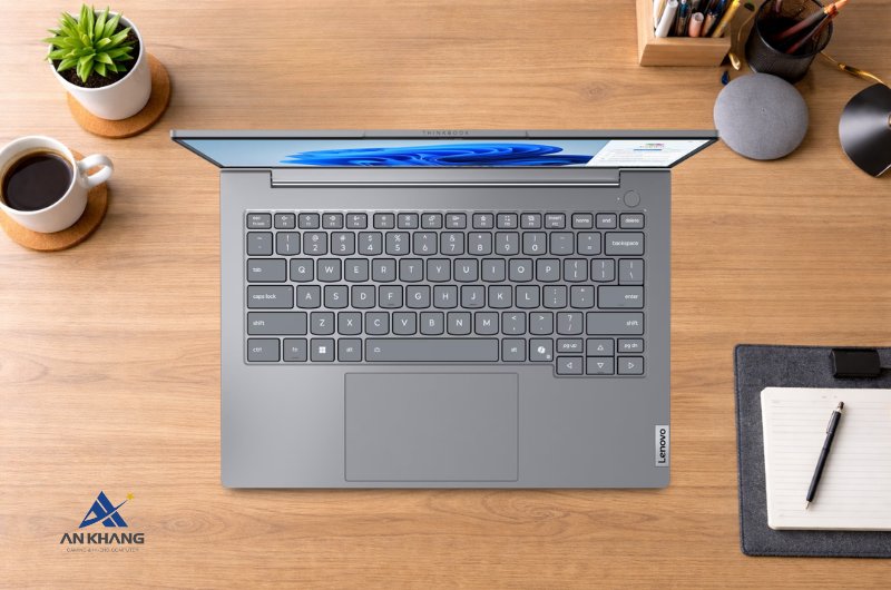 Laptop Lenovo ThinkBook 14 G8 IAL 21SJ00EAVN sở hữu thiết kế mỏng nhẹ, dễ dàng mang theo