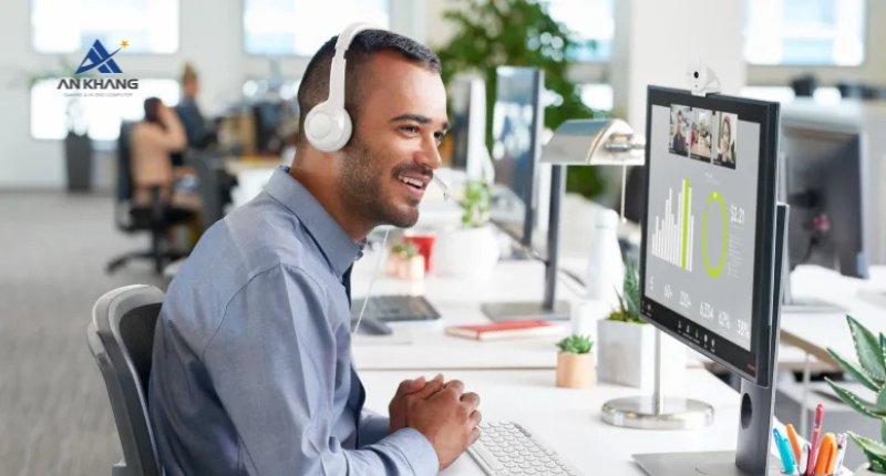 Tai nghe Logitech H390 có Mic màu trắng sở hữu thiết kế gọn nhẹ cùng tông màu trắng nổi bật
