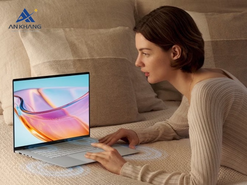 Màn hình ASUS Lumina OLED 3K 120Hz và hệ thống âm thanh 6 loa – Trải nghiệm nghe nhìn sống động