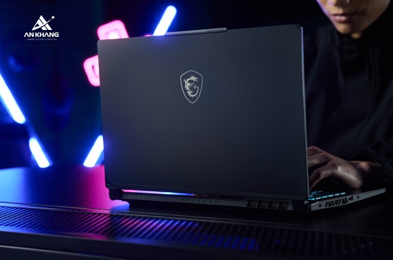 Laptop gaming MSI Cyborg 15 Black Edition A13VE-2410VN tạo dấu ấn riêng với thiết kế Cyberpunk