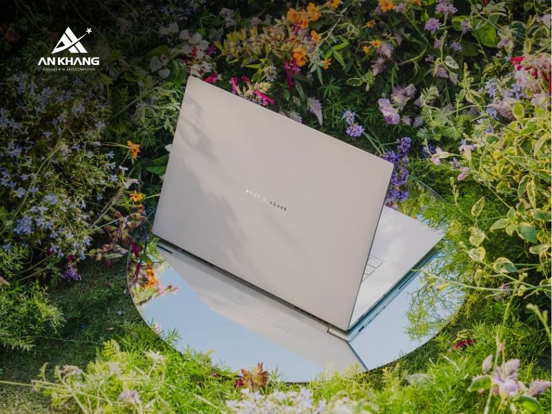 Laptop ASUS Zenbook S 14 UX5406AA-SU415WS trang bị màn hình OLED 3K cho chất lượng hình ảnh đỉnh cao