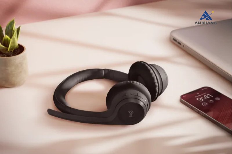 Tai nghe không dây Logitech Zone 300 Bluetooth màu đen (Graphite) sở hữu kết nối 5.3 hiện đại