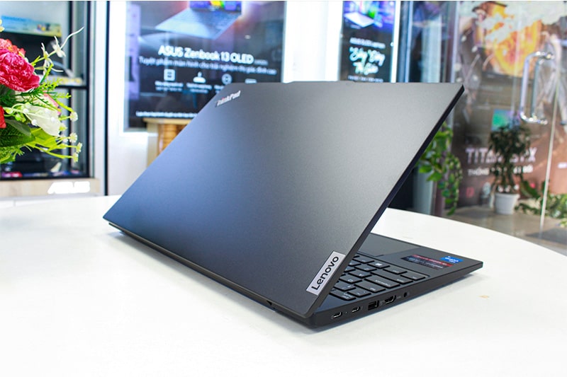 Lenovo ThinkPad E16 Gen 1 21JN00GKVA Thiết kế