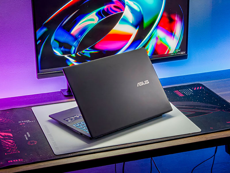 Thiết kế đầy cảm hứng, hiện đại và tinh tế trên ASUS Gaming V16 V3607VU-RP343W