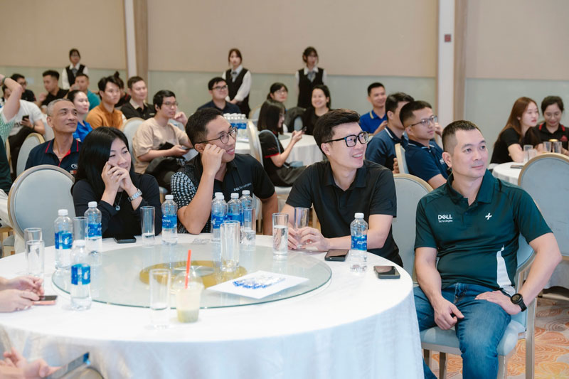 Đặc biệt, sự kiện vinh dự có sự hiện diện của Bà Siau YenYen, Giám đốc khu vực Châu Á Thái Bình Dương & Nhật Bản, Dell Technologies, người có hơn 20 năm kinh nghiệm điều hành kinh doanh tại hơn 30 quốc gia.