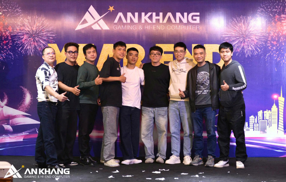 Team Kho - Giao vận: Hậu phương vững chắc đảm bảo mọi đơn hàng thông suốt.