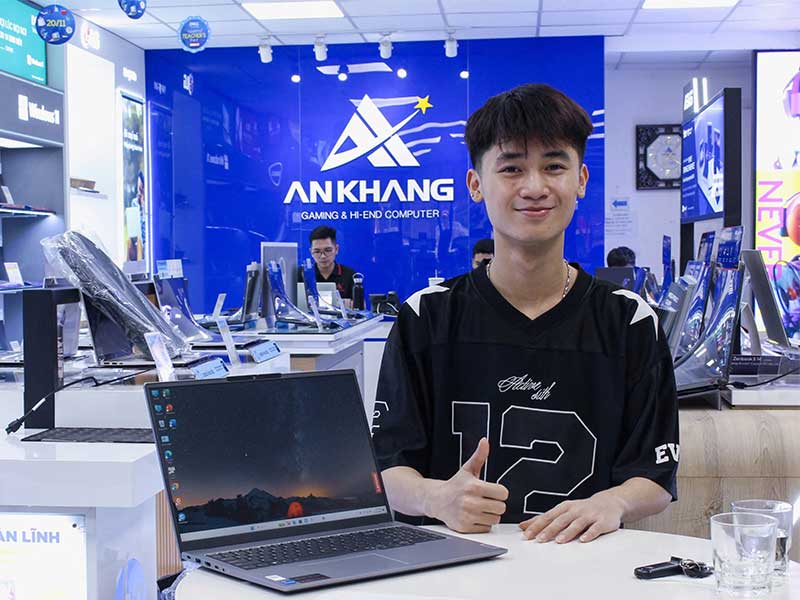 Album khách hàng mua laptop Lenovo tại An Khang Computer