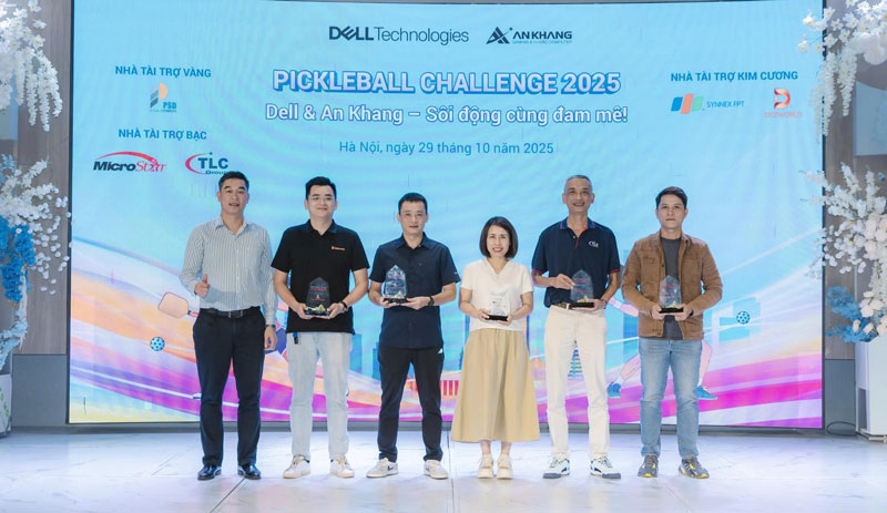 Vinh danh các đối tác đồng hành! Ban Tổ Chức gửi tặng những món quà ý nghĩa, lời cảm ơn sâu sắc đến các Nhà tài trợ Vàng, Bạc đã góp phần vào thành công rực rỡ của giải đấu.