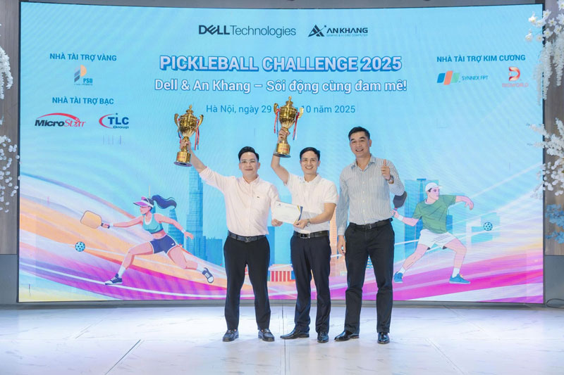 Khoảnh khắc đăng quang đầy tự hào! Chúc mừng các nhà vô địch đã chinh phục đỉnh cao của giải Pickleball Challenge 2025, khép lại một ngày thi đấu sôi động và đáng nhớ!