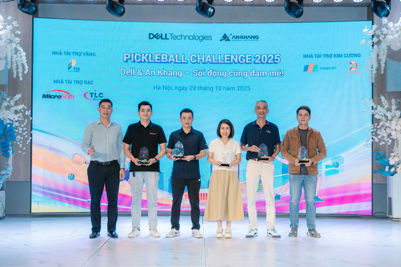 Vinh danh các đối tác đồng hành! Ban Tổ Chức gửi tặng những món quà ý nghĩa, lời cảm ơn sâu sắc đến các Nhà tài trợ Vàng, Bạc đã góp phần vào thành công rực rỡ của giải đấu.