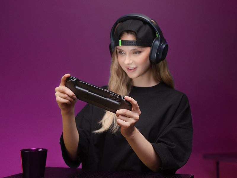 Tay cầm điện thoại Razer Kishi V2 for iPhone (RZ06-04190100-R3M1)